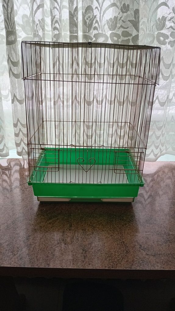 Продам новую клетку  для птиц