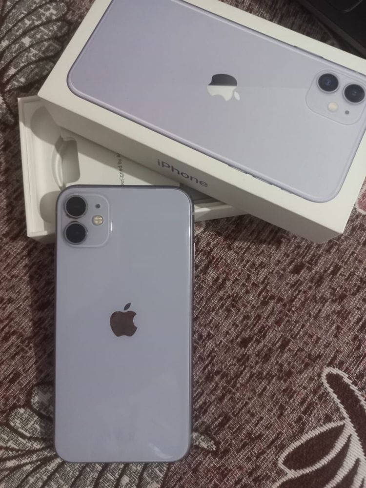 Продам Айфон 11 64 GB  аком 84 емкость отличном состояние