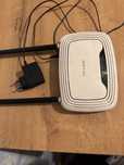 Продам wifi роутер Б/У, подходит для Билайн интернет дома