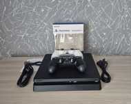 Sony PS4 SLIM, 2 геймпада с дисками FIFA 18, Horizon и 200+ игр