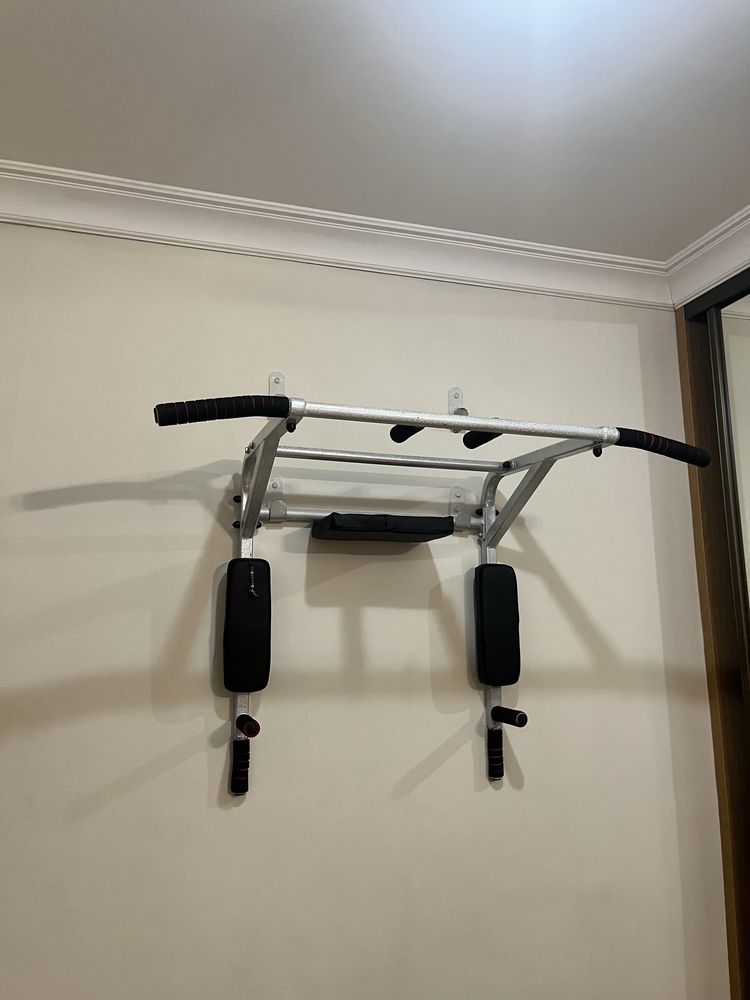 Продам настенный турник 3 в 1