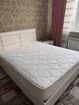 Продам кровать с матрасом 160*200 и туалетный столик