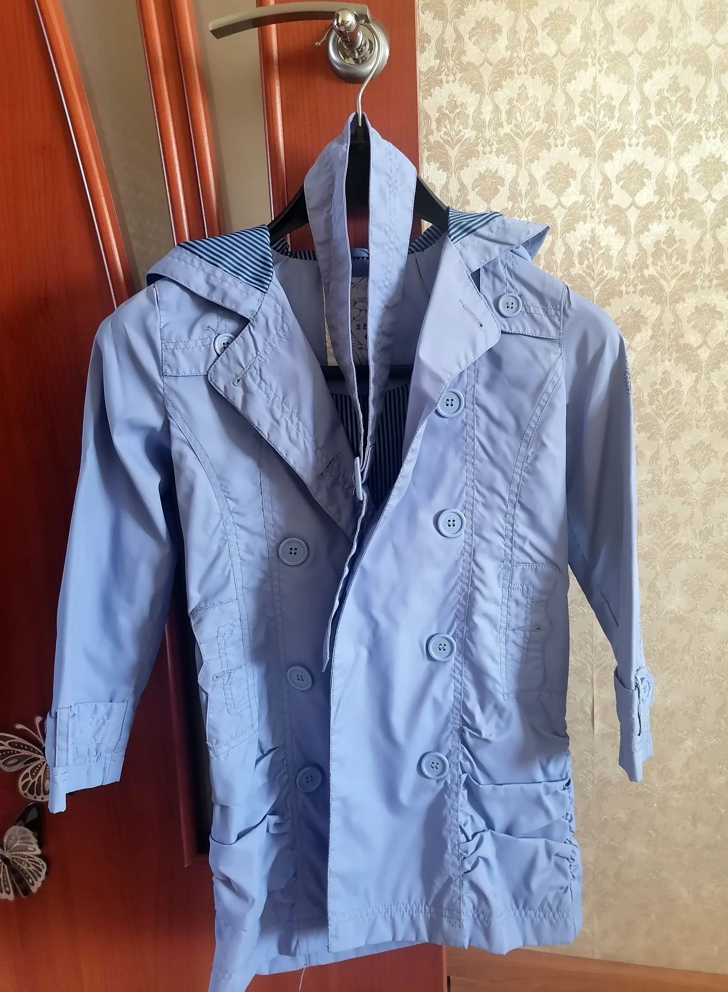 Продам плащ для девочки