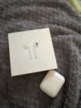 Продам AirPods 2 (оригинал)
