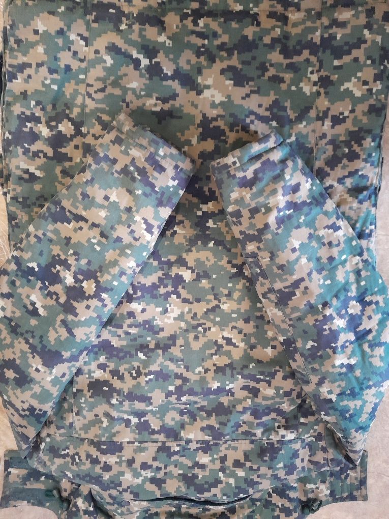 Продам куртку мужскую