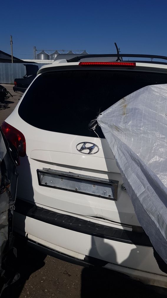 Хюндай Санта фе Hyundai Santa fe 2.7 2008 на запчасти.