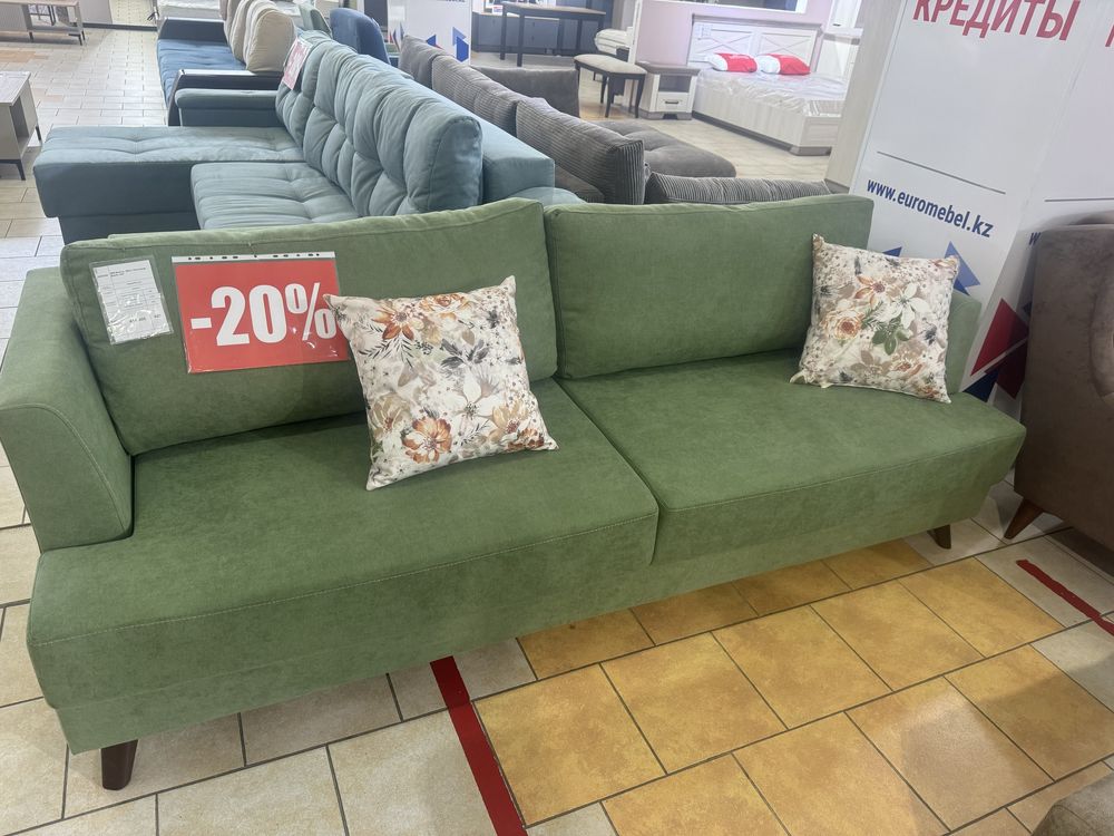 Продам Диван 2.3 м Срочно!!