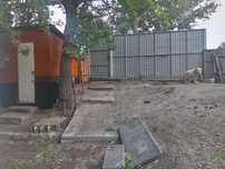 Продам дом на 2 хозяина вход  ограда отдельно.