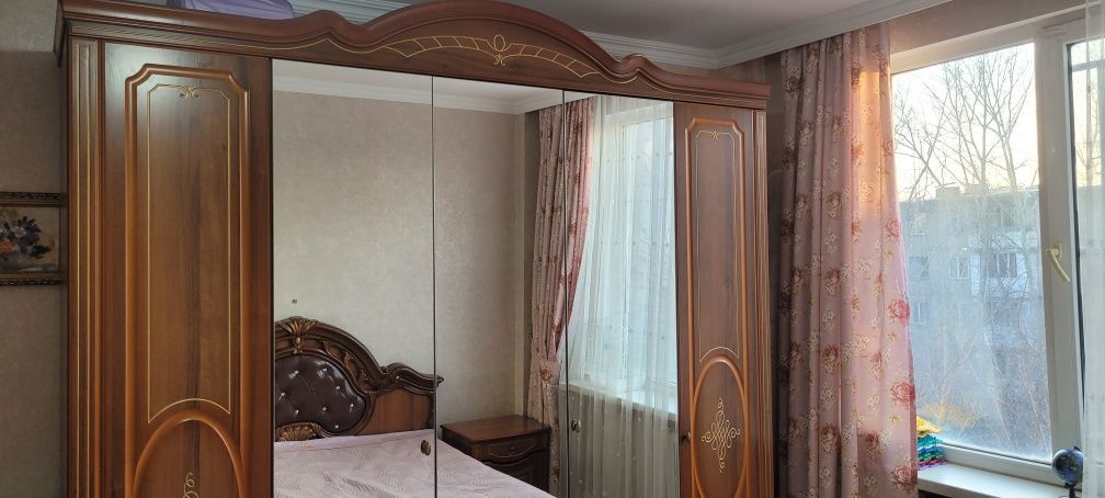 Спальный гарнитур