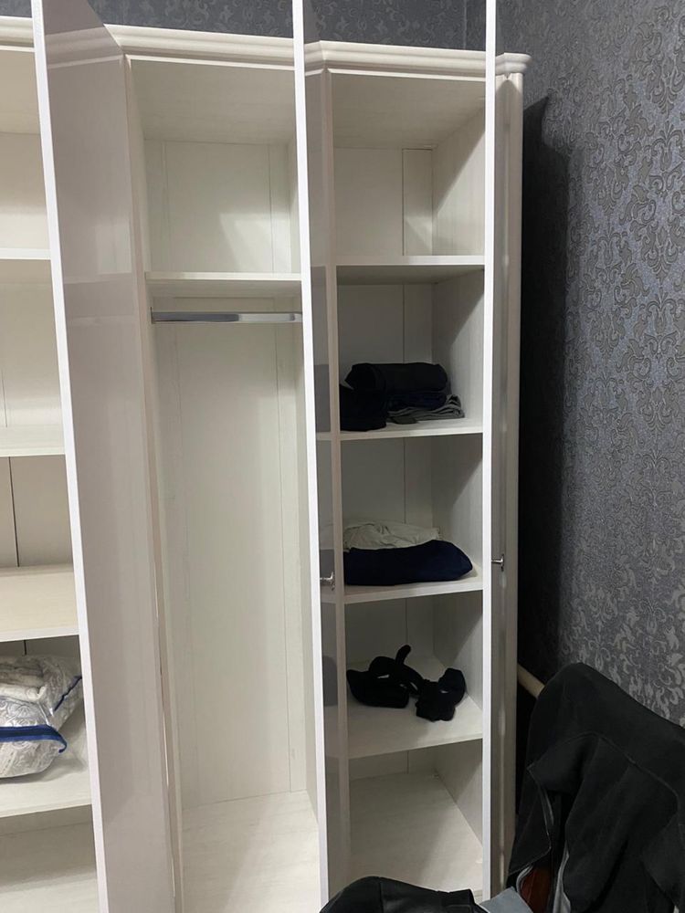 Срочно продам спальный гарнитур!