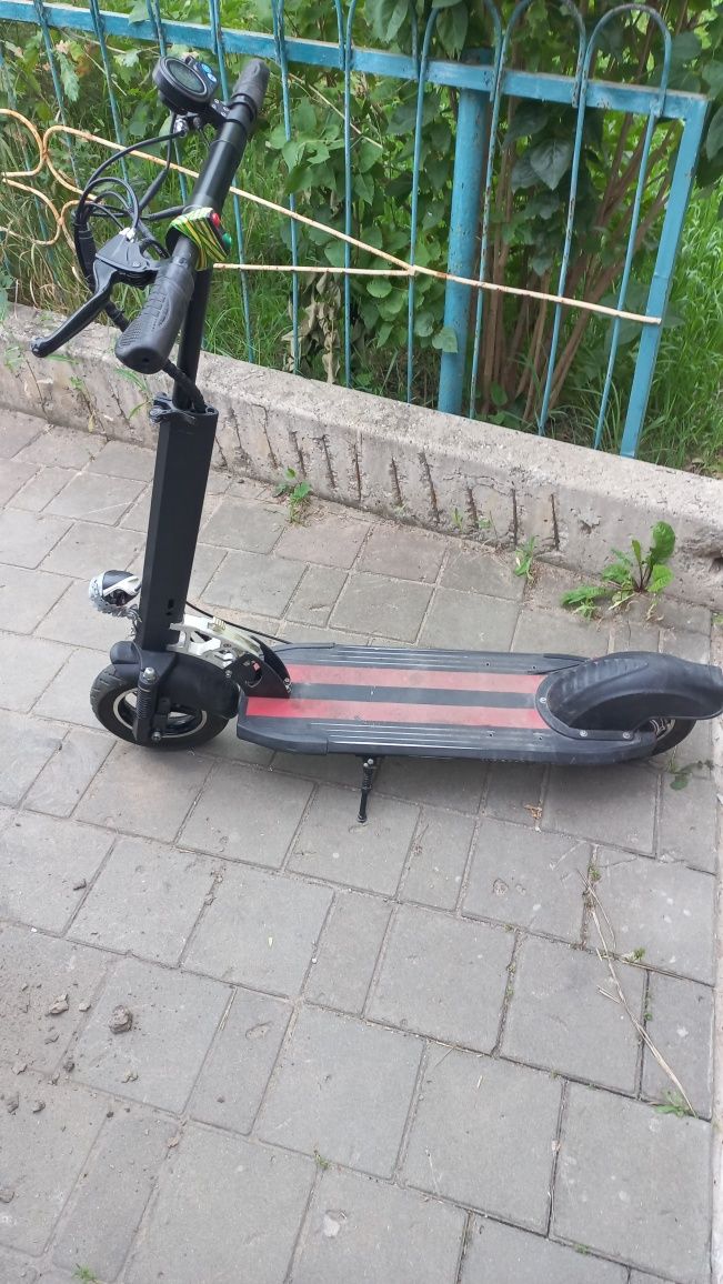 Электросамокат..