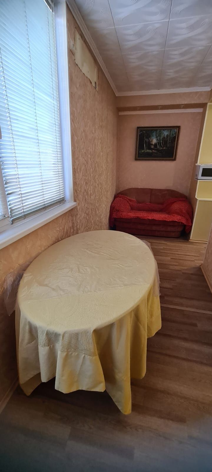 Стол овальный ,раздвижной .140 на 170