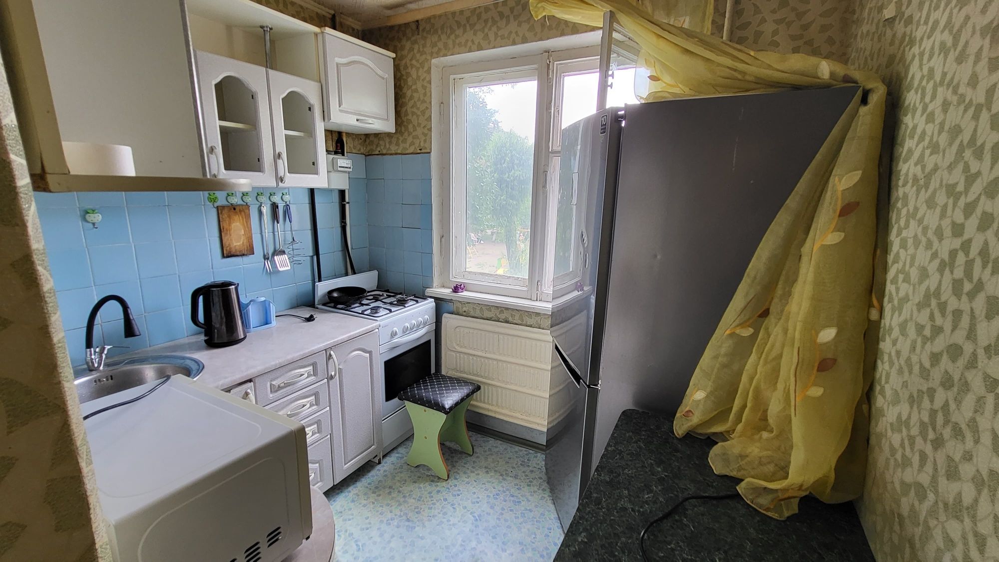 Продам 2 ком район Голубого рынка