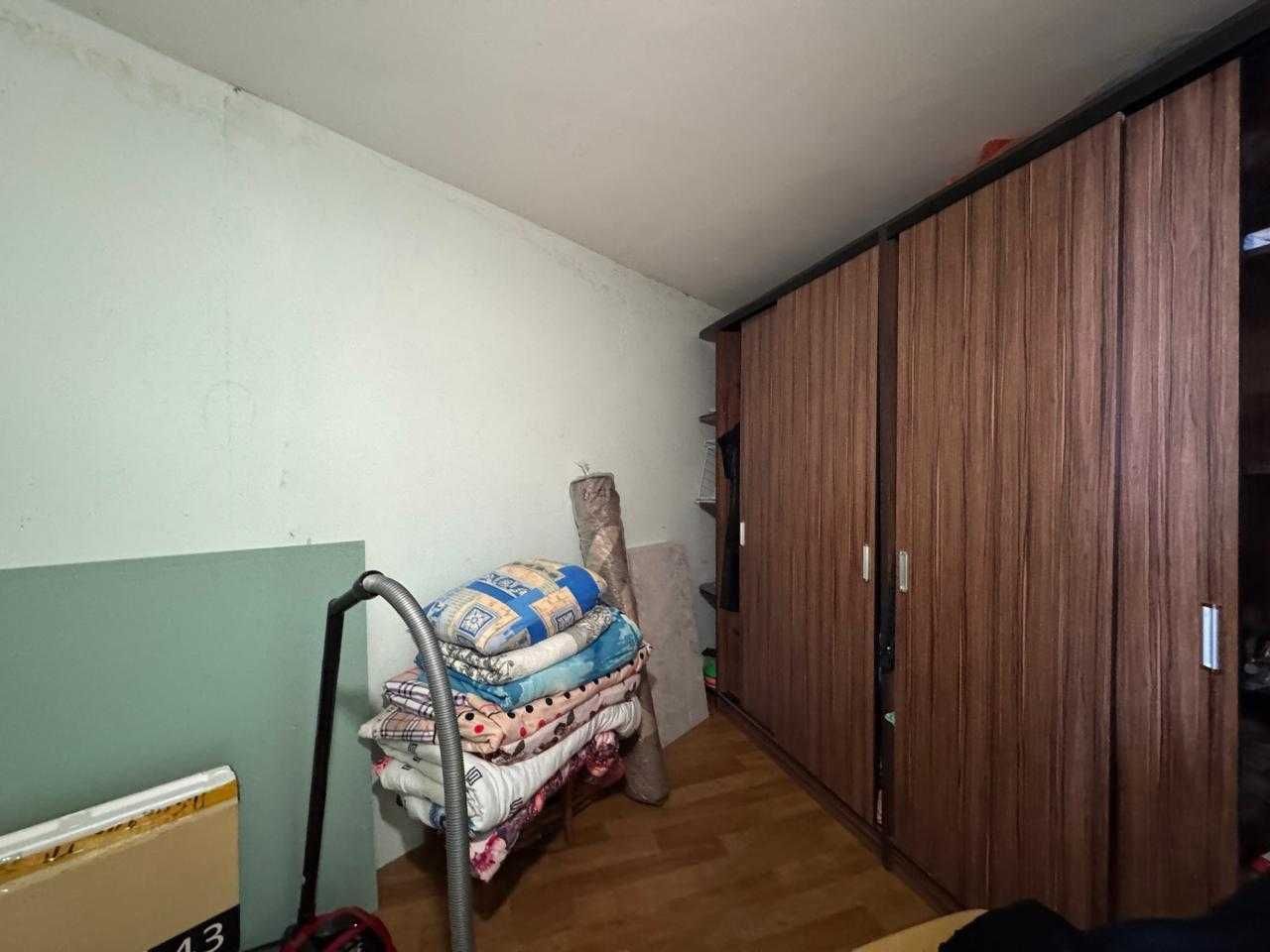 S  Продам 4-х ком УП на 8 мкр , 5/5 этаж