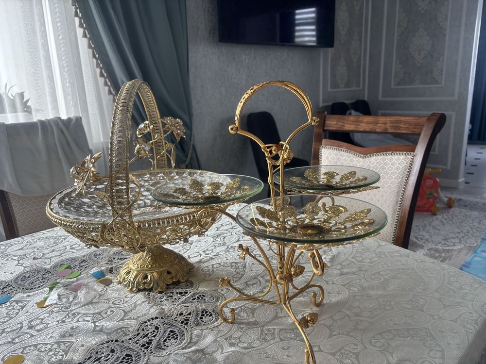 Продам вазу для фруктов и для восточных сладостей.В хорошим состояний