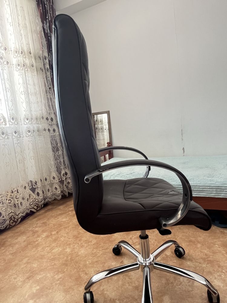 Продаю кресло в хорошем состоянии, 40 продам за 30 тысяча