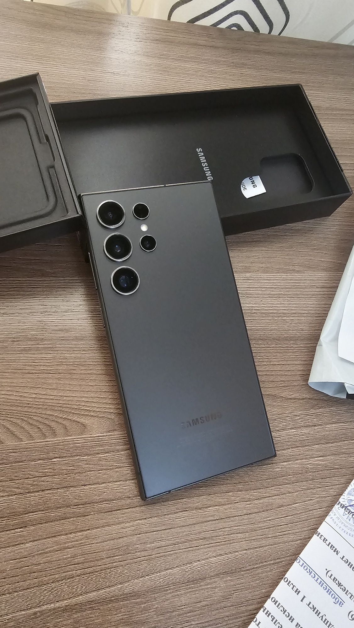 S24Ultra 256GB практически новый