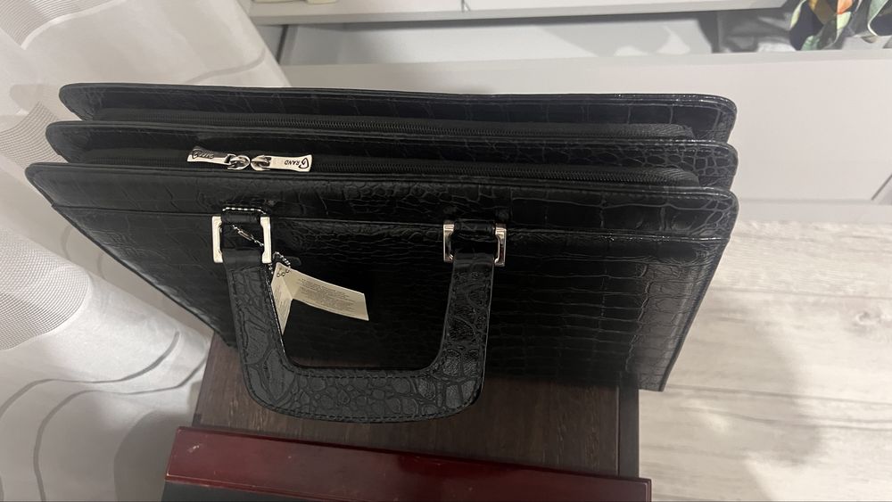 Продам кожанный мужской портфель