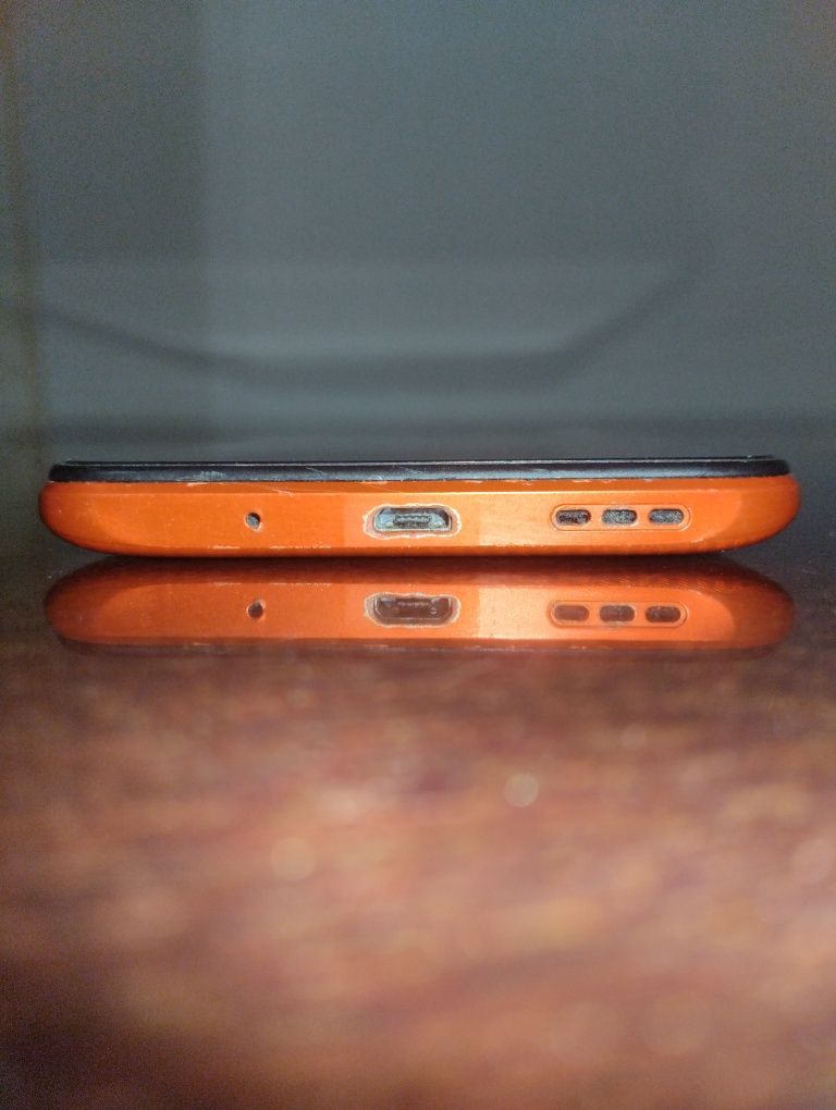 Redmi 9c • 128/4 ОЗУ • красный •