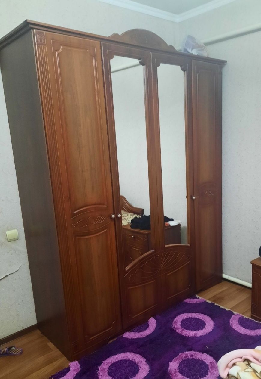 Продам спальный гарнитур