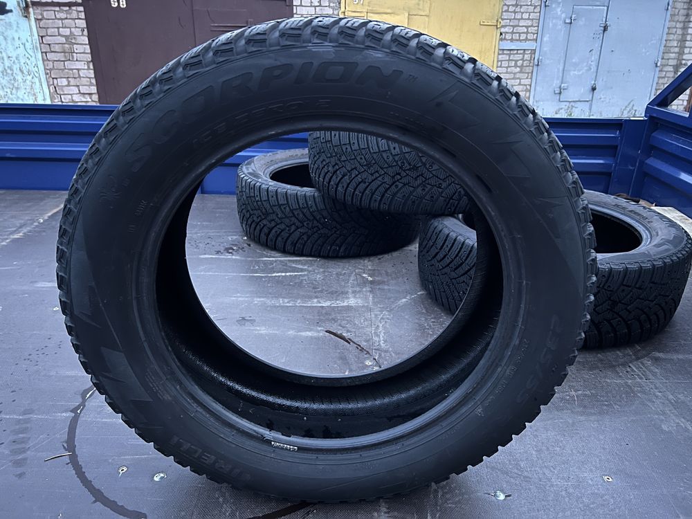 Продам зимние шины Pirelli
