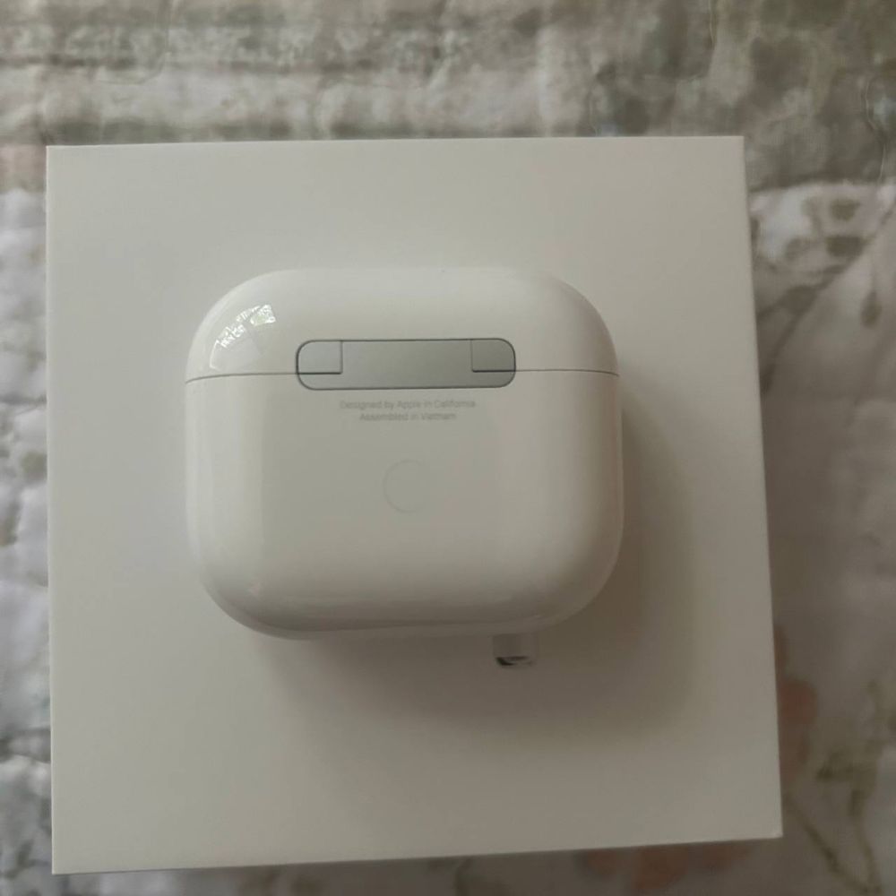 Air Pods 3 практически новые