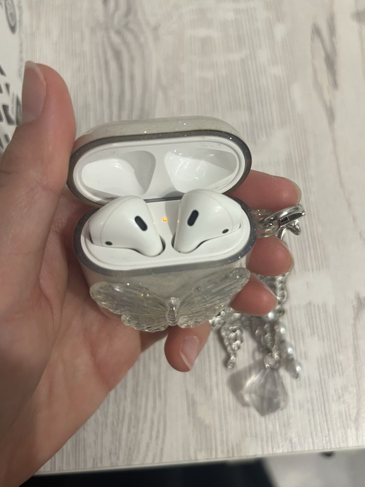 Беспроводные наушники airpods