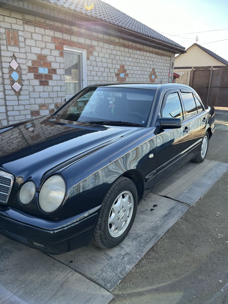 Продам мерседес w210