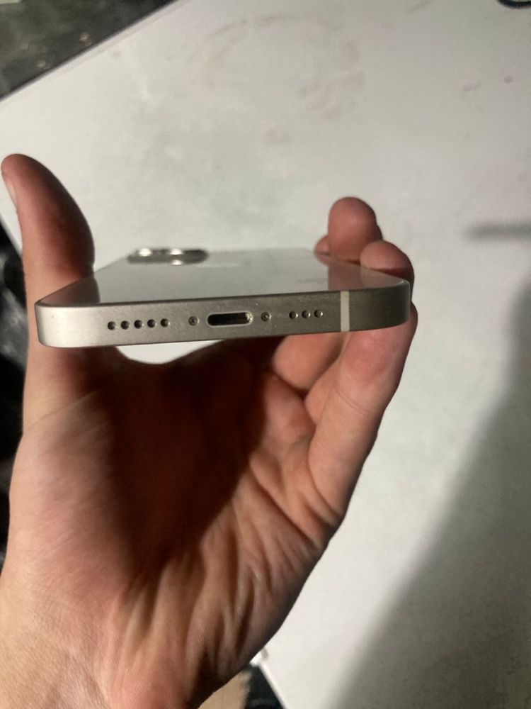Смартфон Apple iPhone 13 128Gb белый,аккум 99%