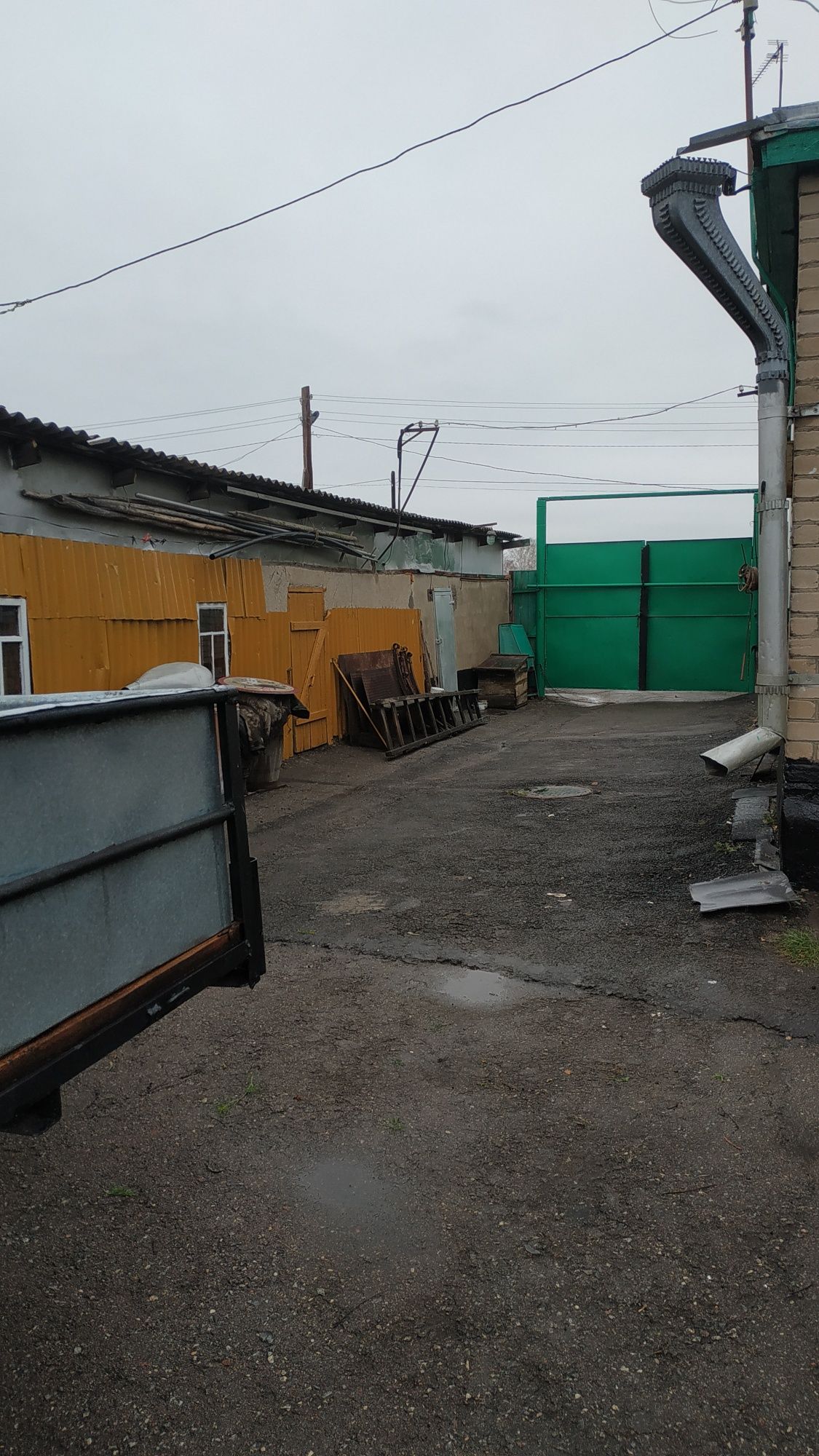 Продается большой теплый дом .