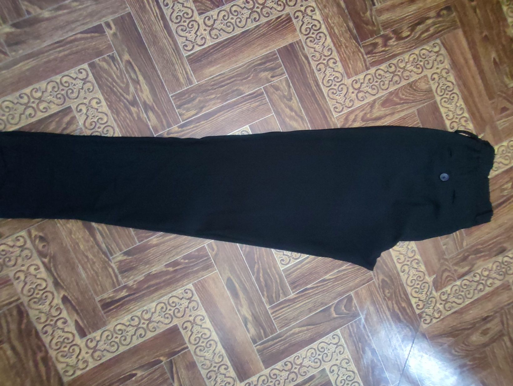 Продам брюки мальчик
