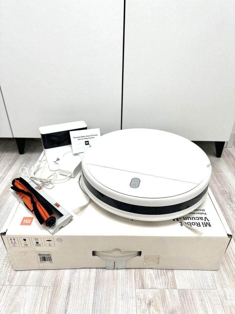 Робот-пылесос Xiaomi Mi Robot Vacuum-Mop Essential