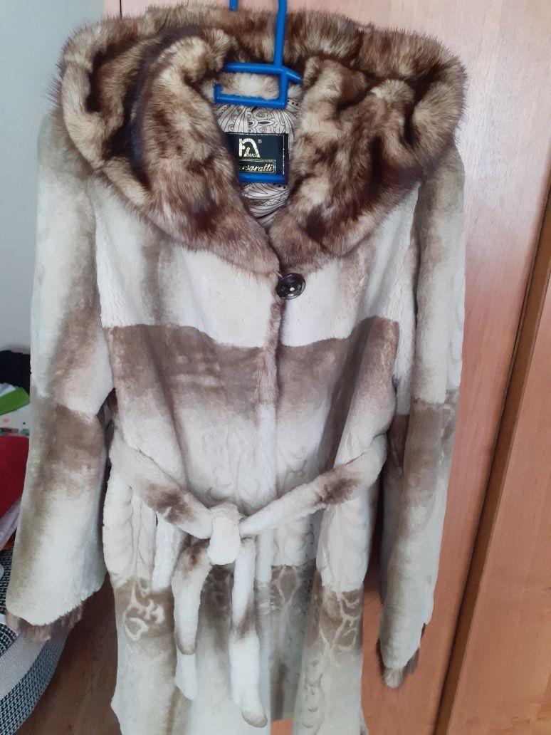 Продам шубу хорошее состояние