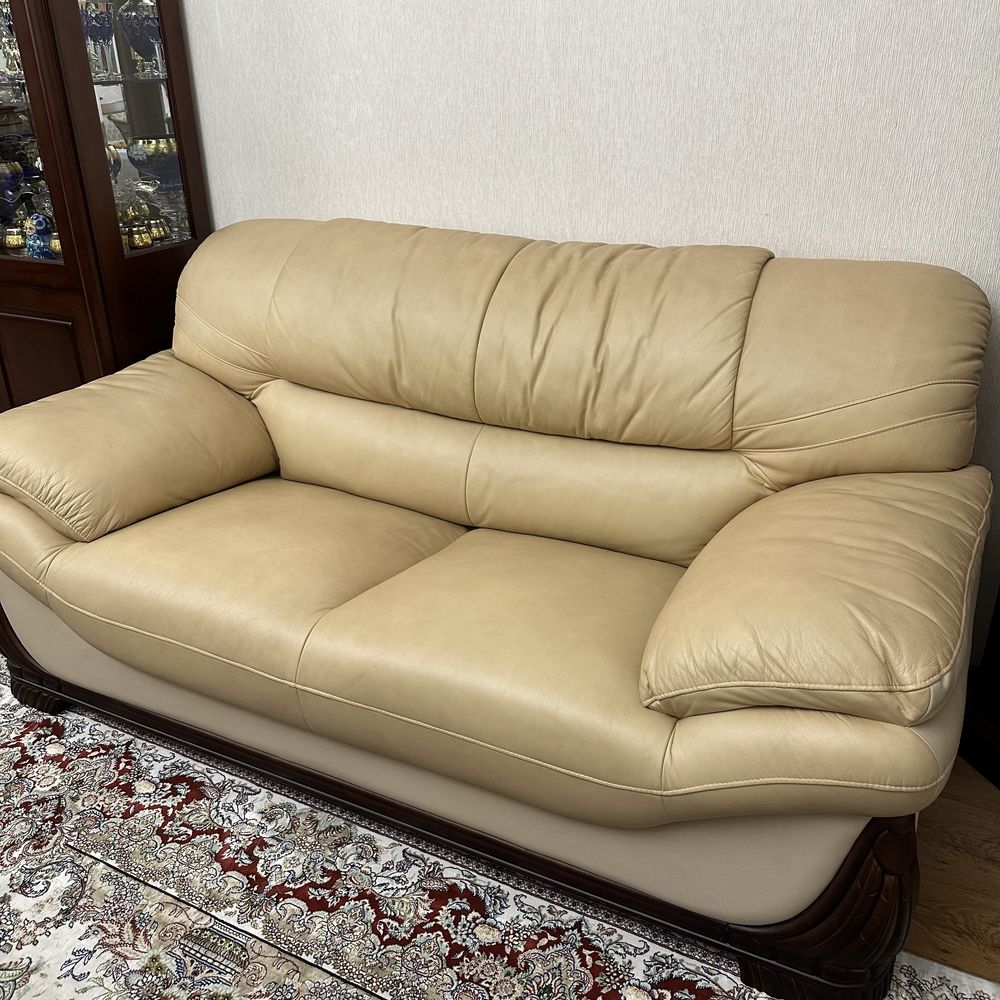Комплект два дивана и крело (кожа, 3+2+1)