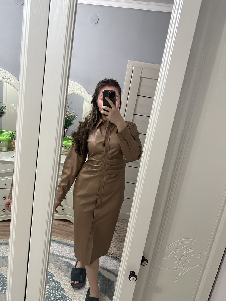 Продаю кожанные платья