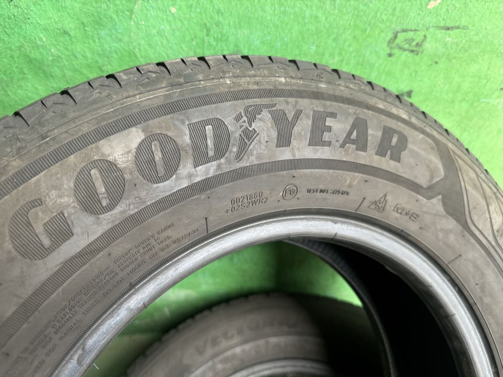 Шины 235/65 R16C Good year из Германии
