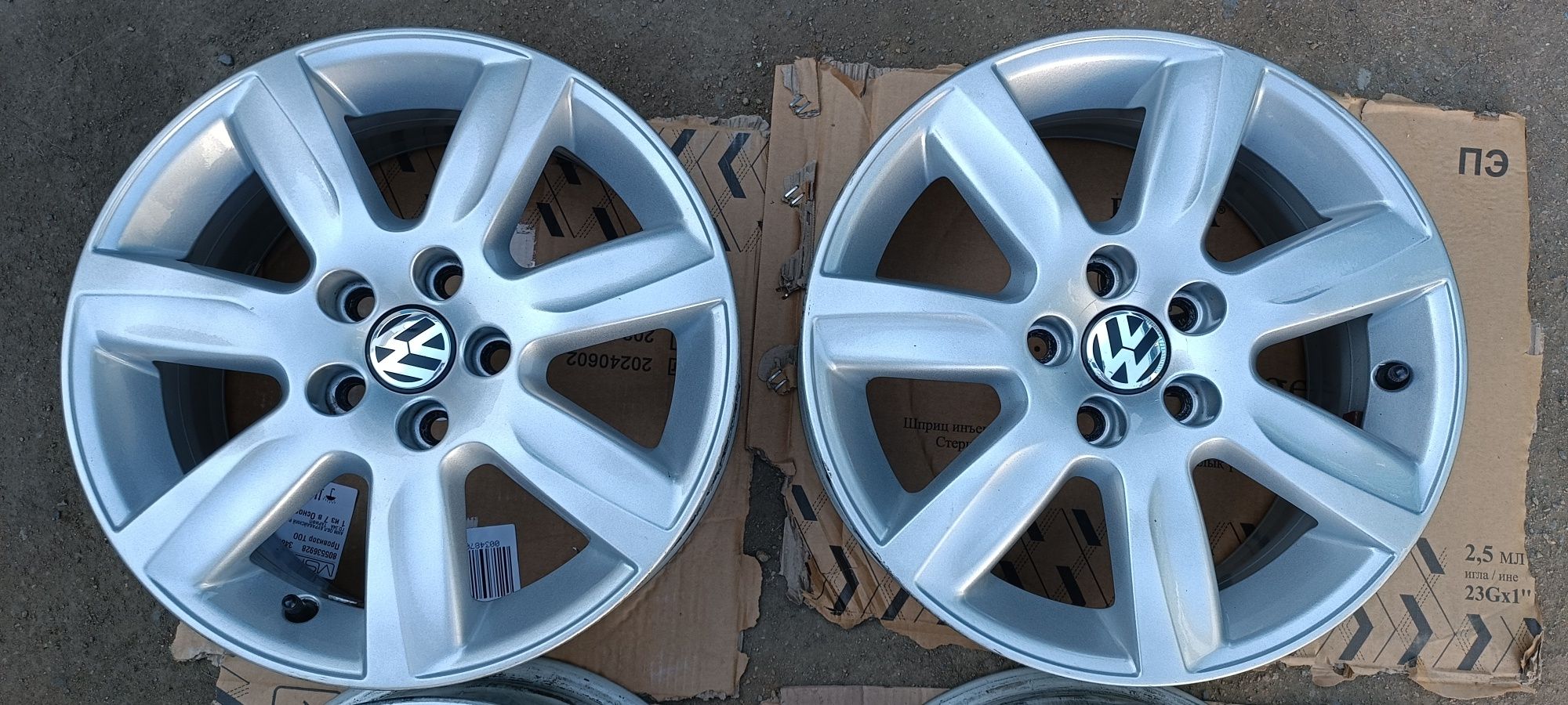 Продам диски на Фольксваген Поло седан R15
