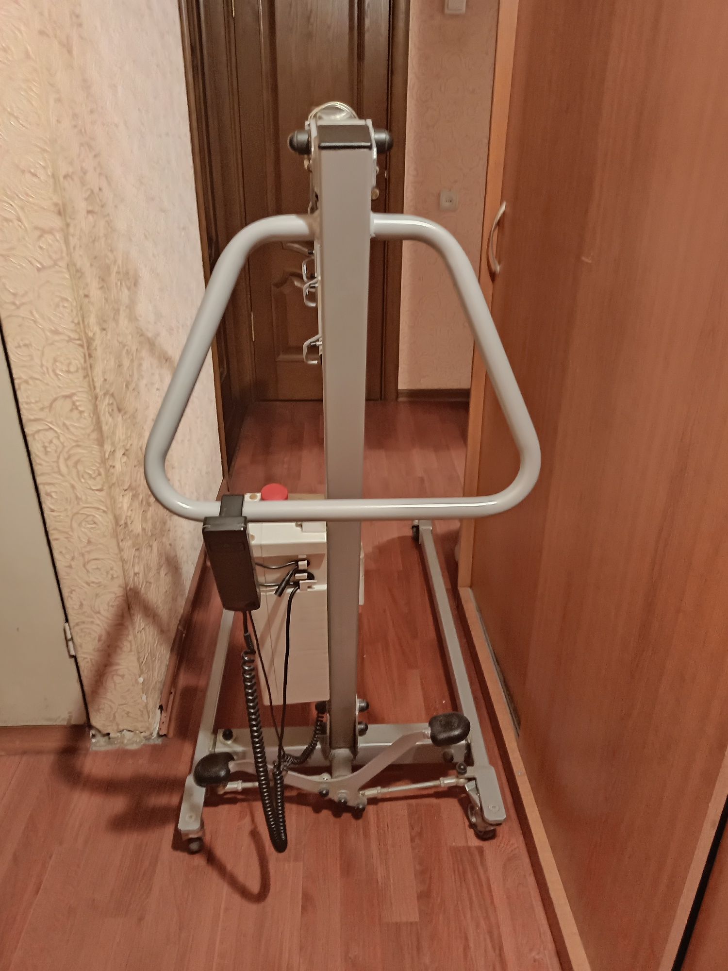 Лифт для переноски больного