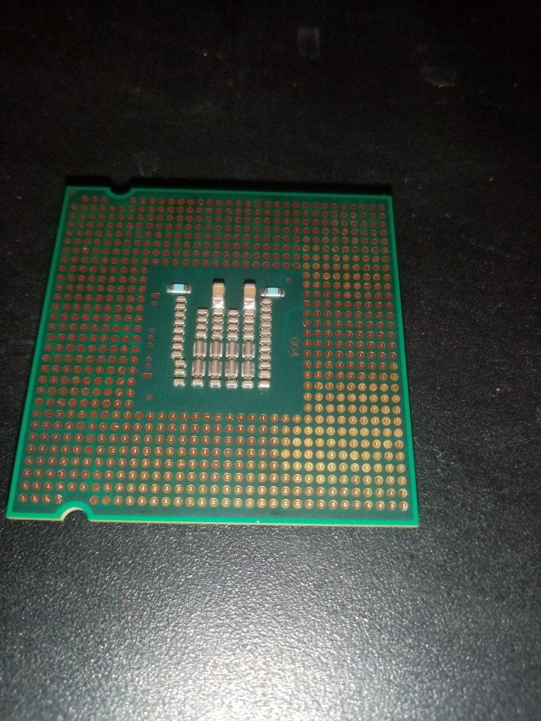 Процессор Intel® Celeron® E3400
тактовая частота 2,60 ГГц