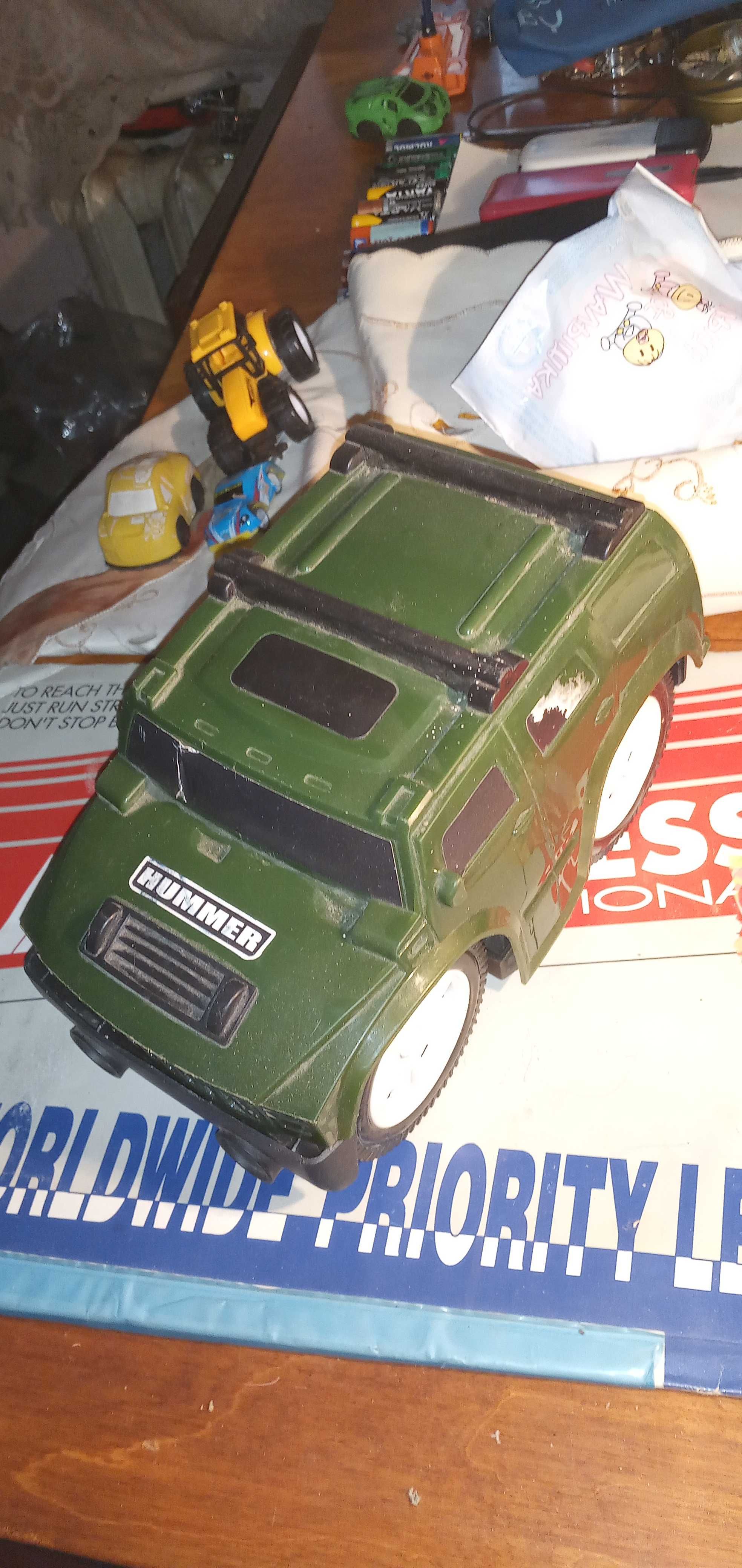 Продам игрушки детские машинки разные  2000 тенге.
