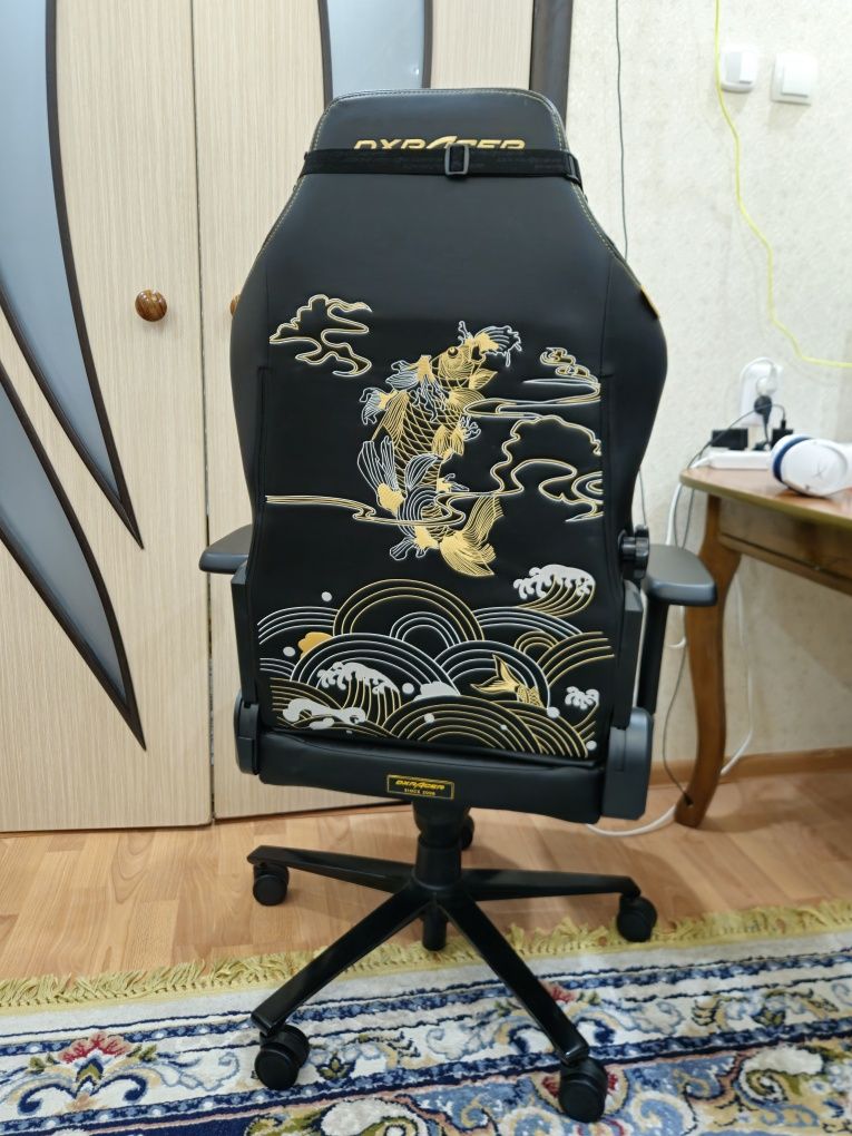 Игровое кресло dxracer craft в отличном состоянии