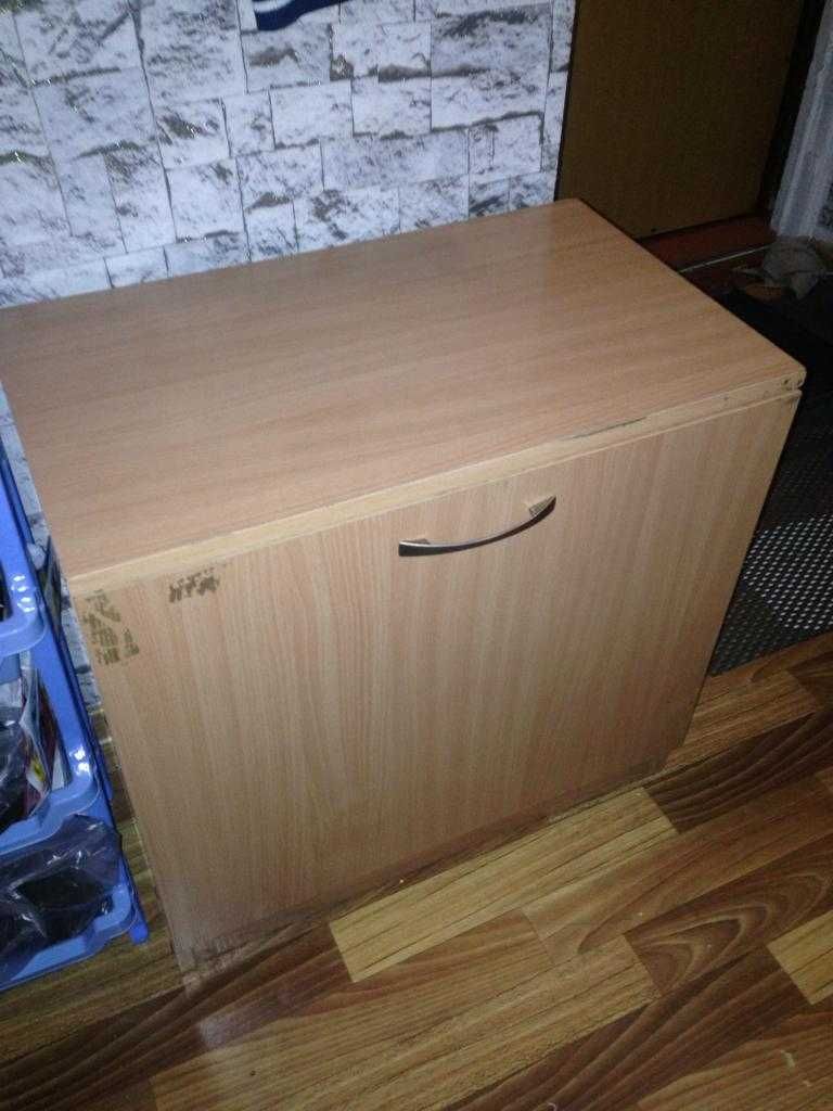 Продам прихожку шкафик вверху и тумба