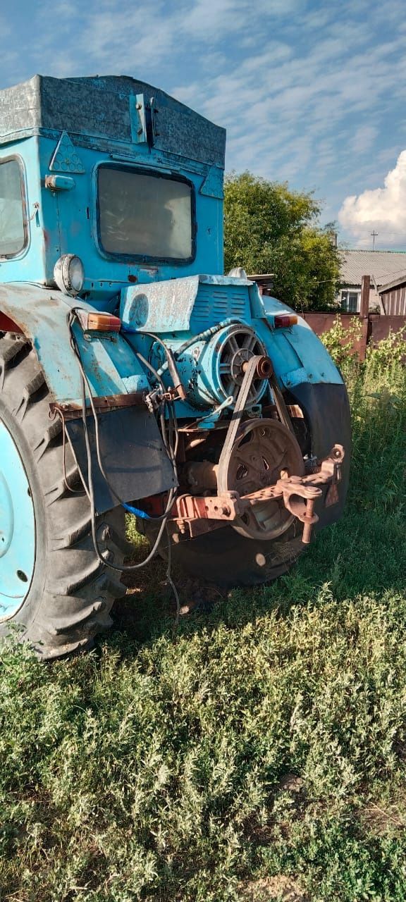 Продам трактор со сварочным генератором