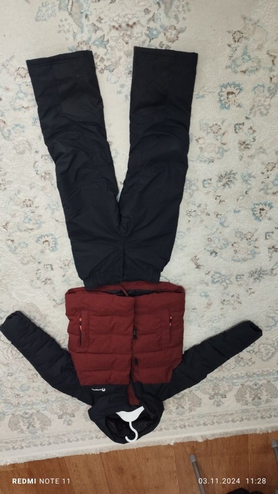 Продам зимний комплект на мальчика 6-8лет.