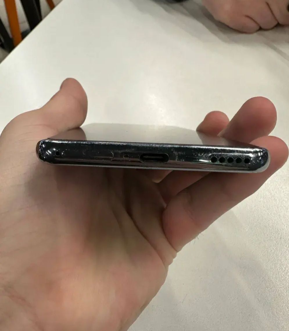 Продам ,сотовый телефон марки  OPPO reno10(256)5G