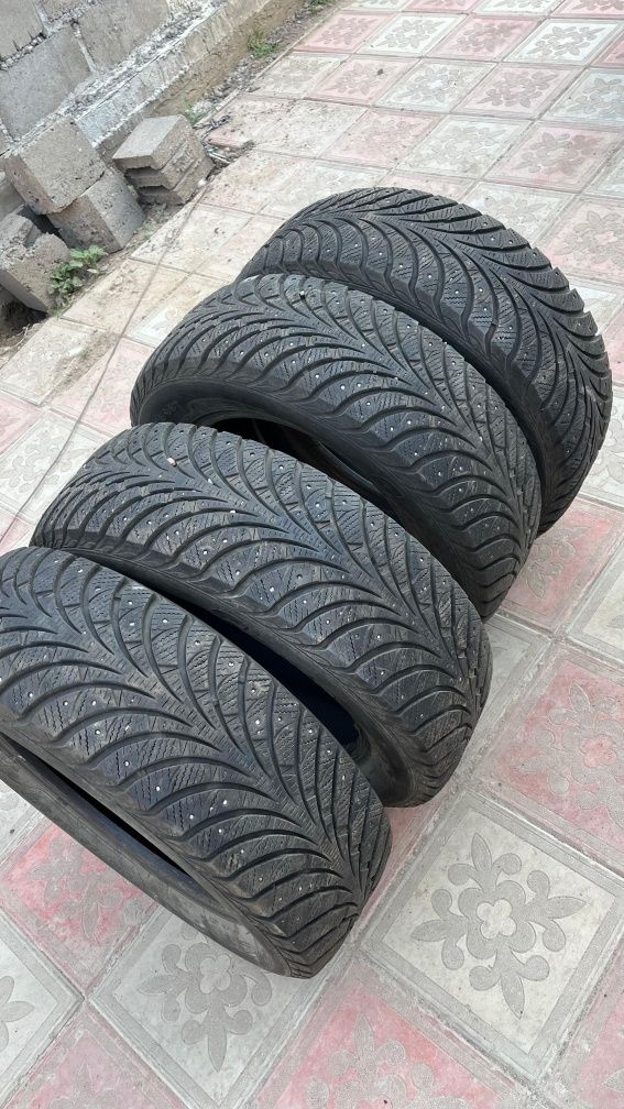 Продам Зимние шины