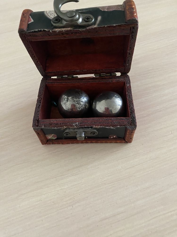 Продам  массажер для  пальцев рук