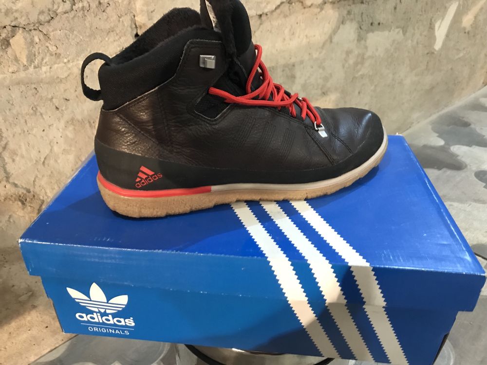 Продам Adidas ботинки