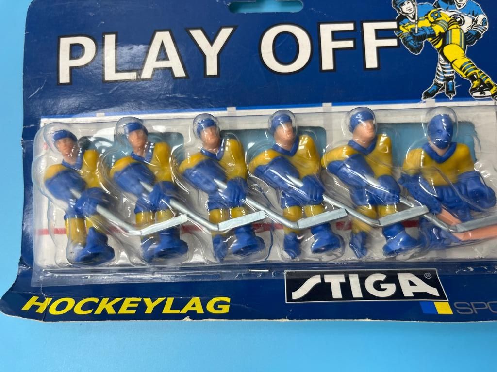 Команда игроков для настольного коккея