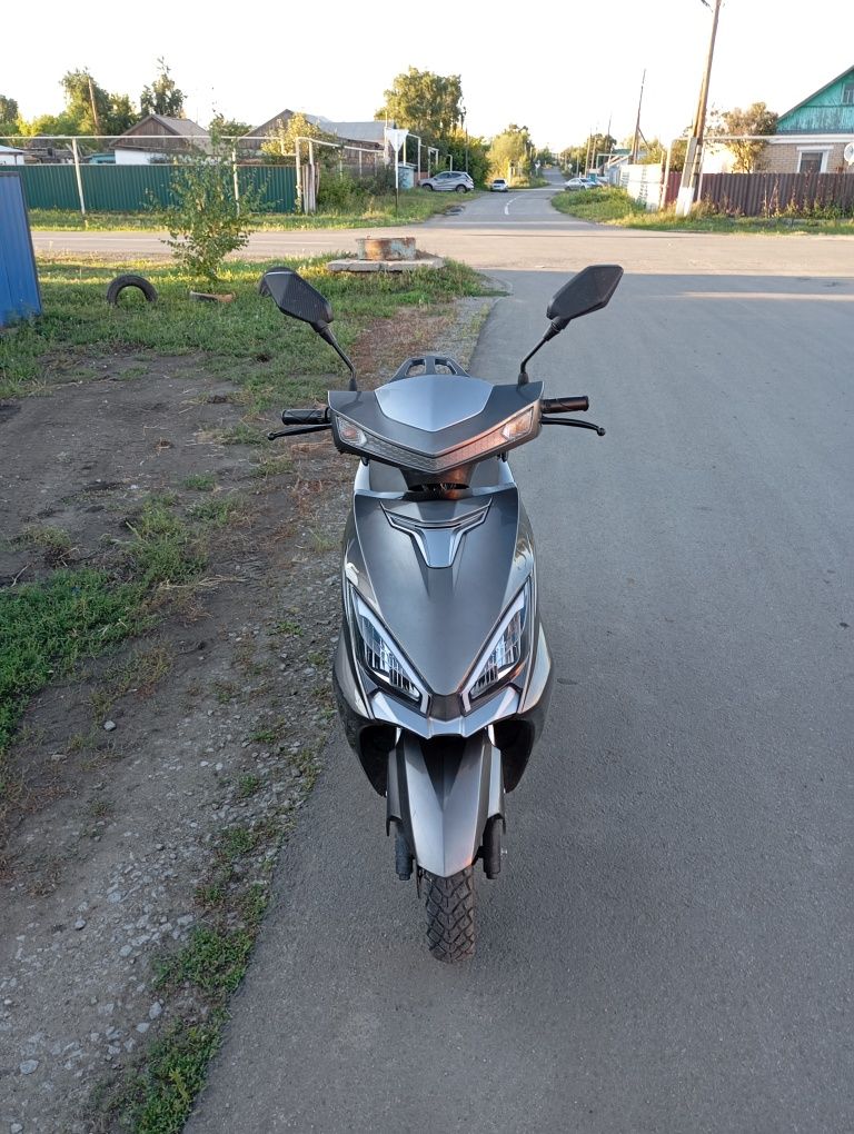 Продам скутер новый